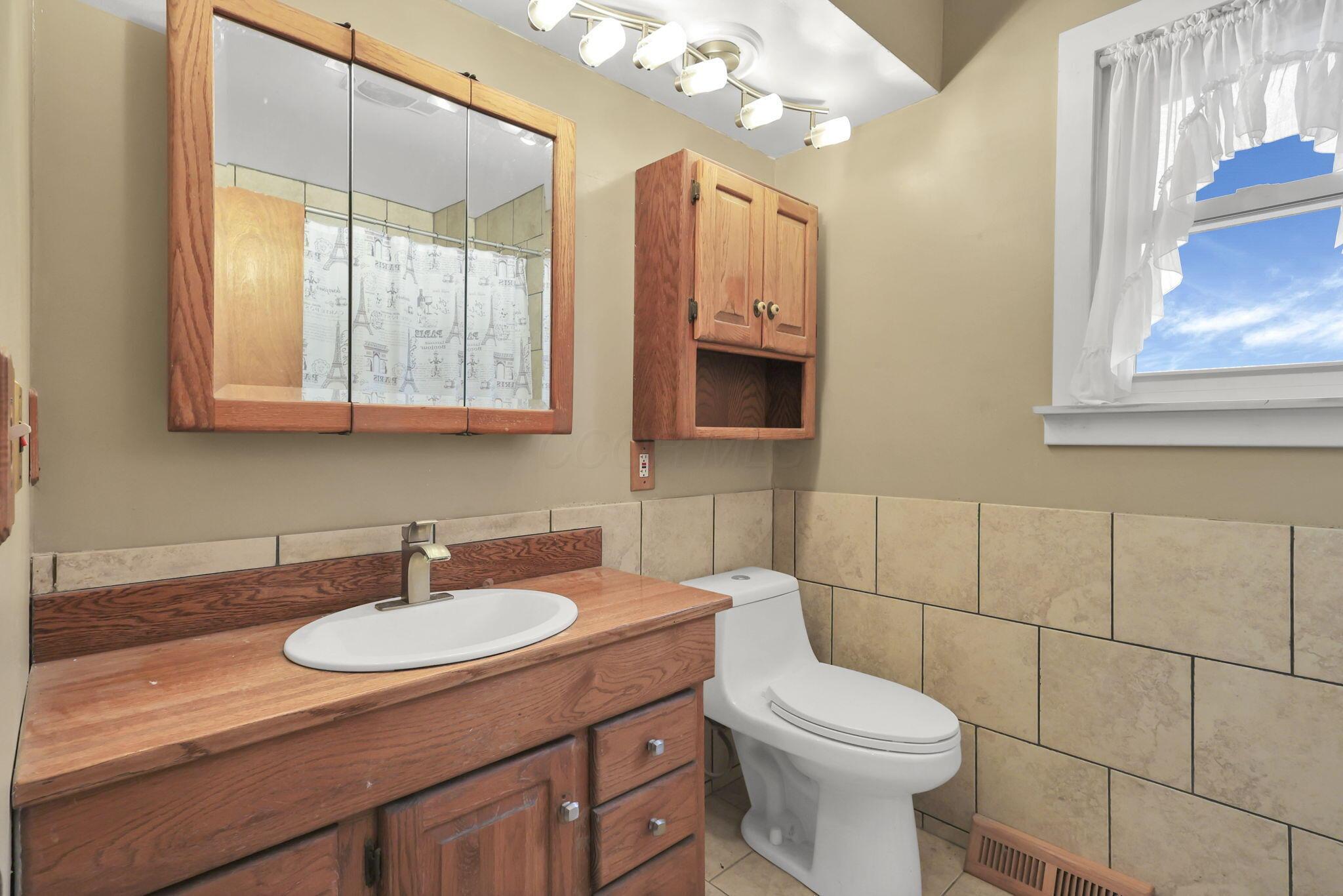 6175 Headley Road Columbus, OH 43230 - Photo 29 of 69 33-web-or-mls-G02A3561