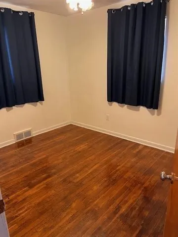 a view of a livingroom with furniture