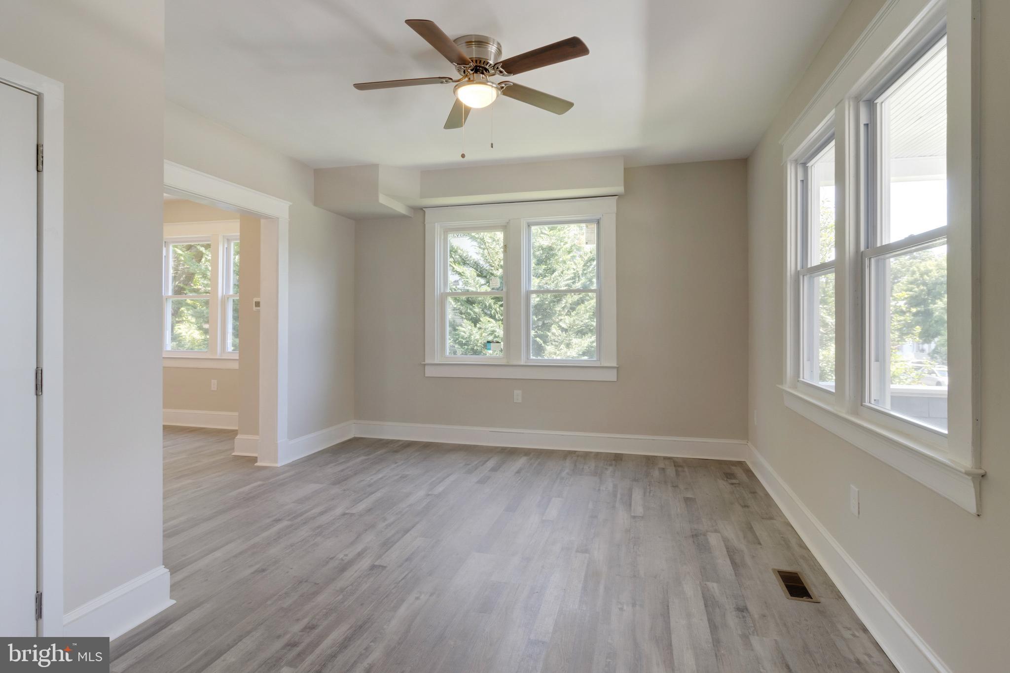 615 Plymouth Road Baltimore, MD 21229 - Photo 8 of 41