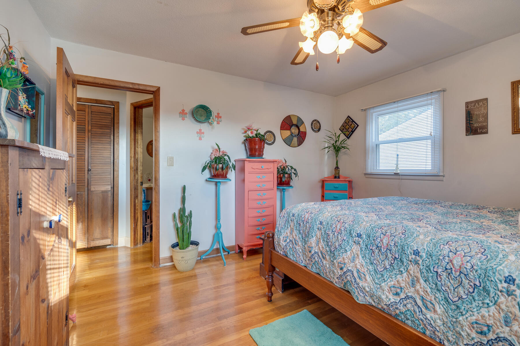 2104 Osborne Street Bristol, VA 24201 - Photo 18 of 35 017