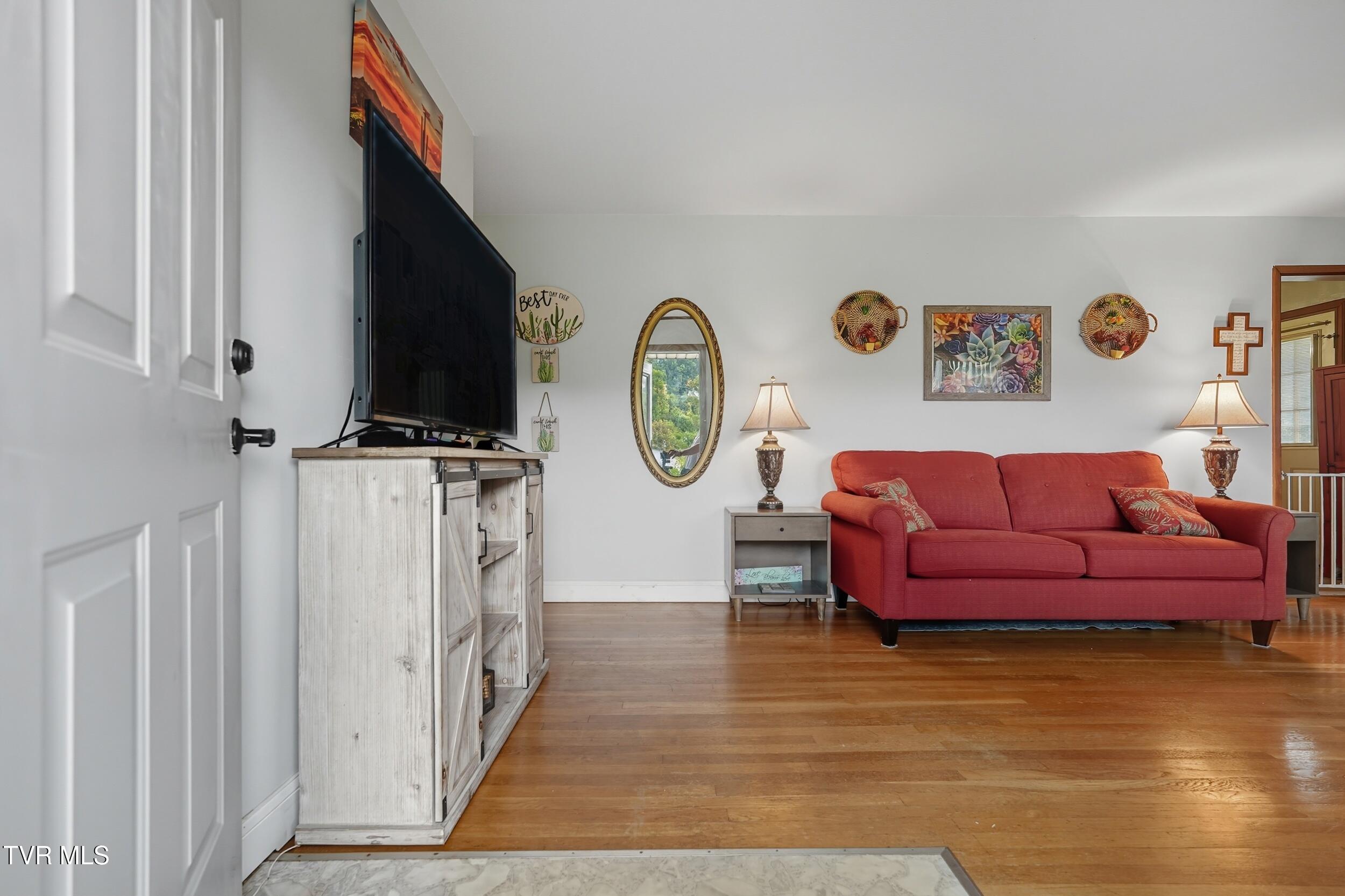 2104 Osborne Street Bristol, VA 24201 - Photo 4 of 35 dsc03654