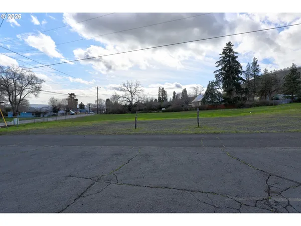 $299,000 | West 10th Street, The Dalles, OR 97058