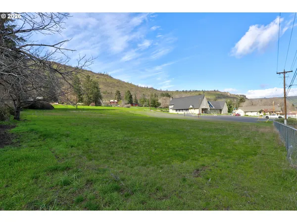 $299,000 | West 10th Street, The Dalles, OR 97058