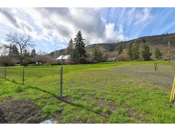 $299,000 | West 10th Street, The Dalles, OR 97058