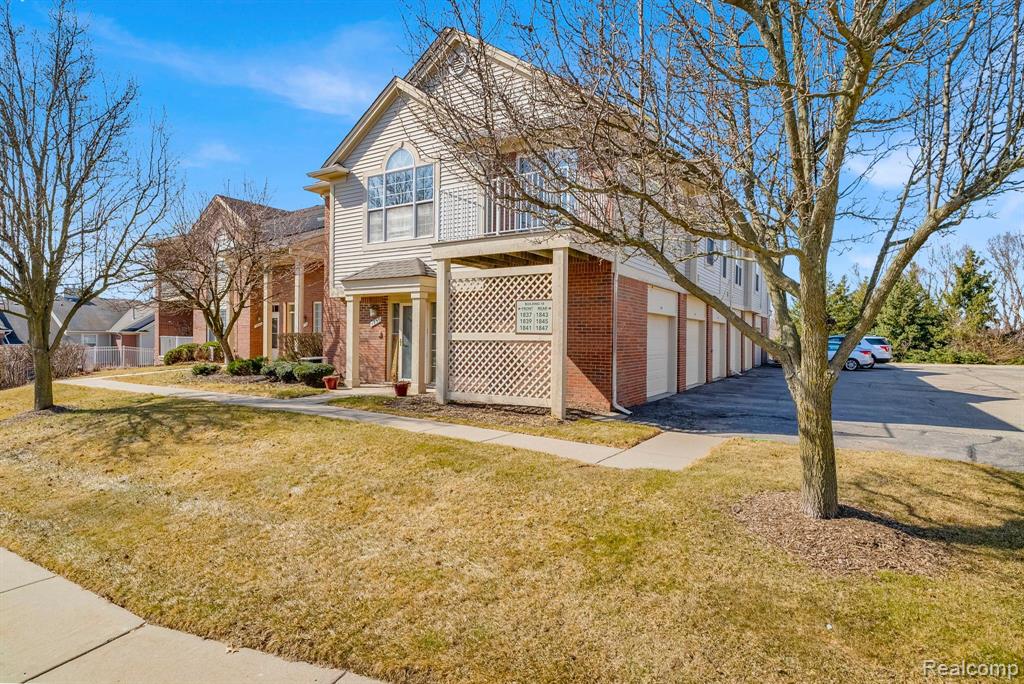 1837 Flagstone Circle Rochester, MI 48307 - Photo 3 of 37