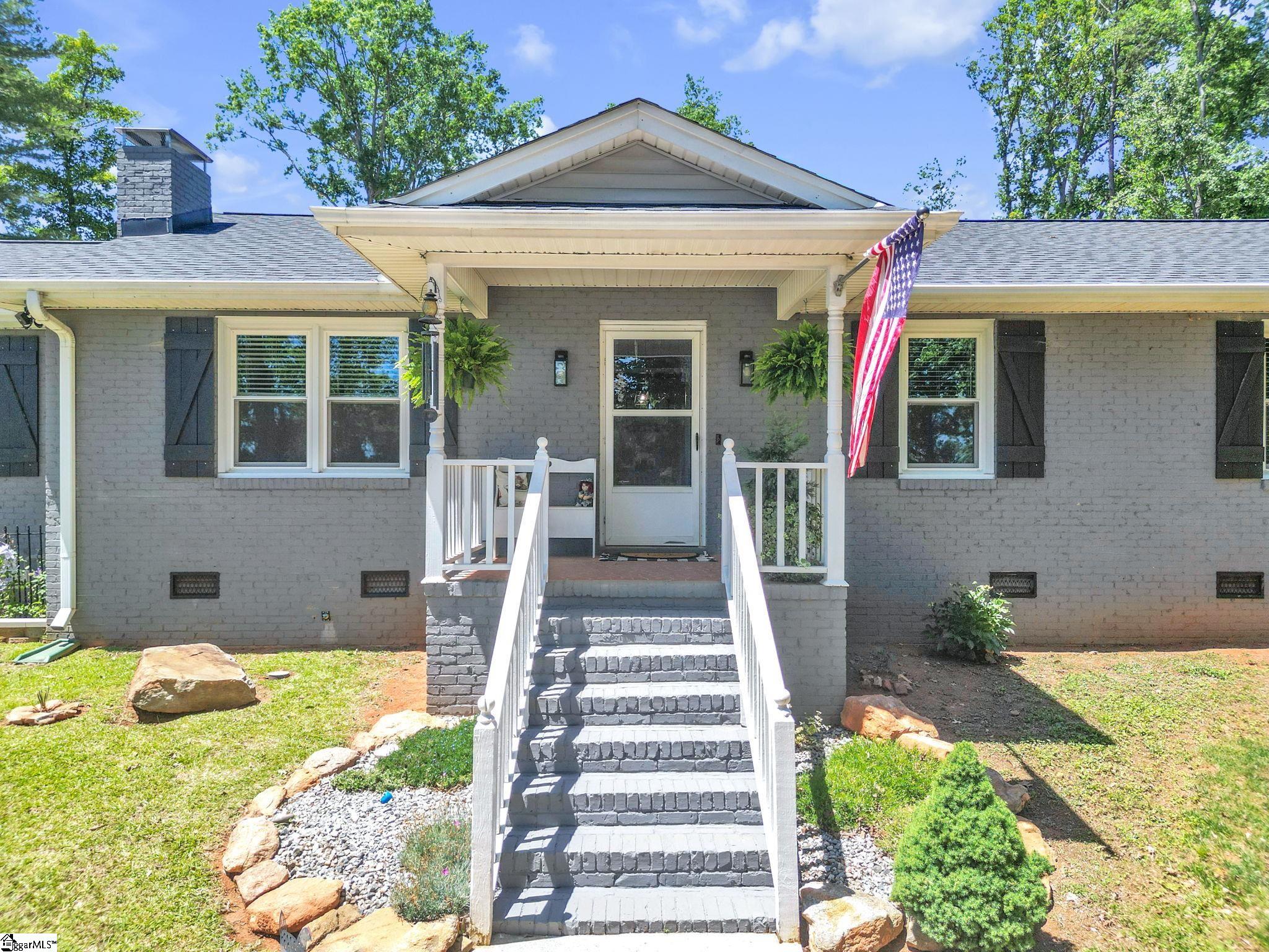 425 Hannon Road Inman, SC 29349 - Photo 3 of 32