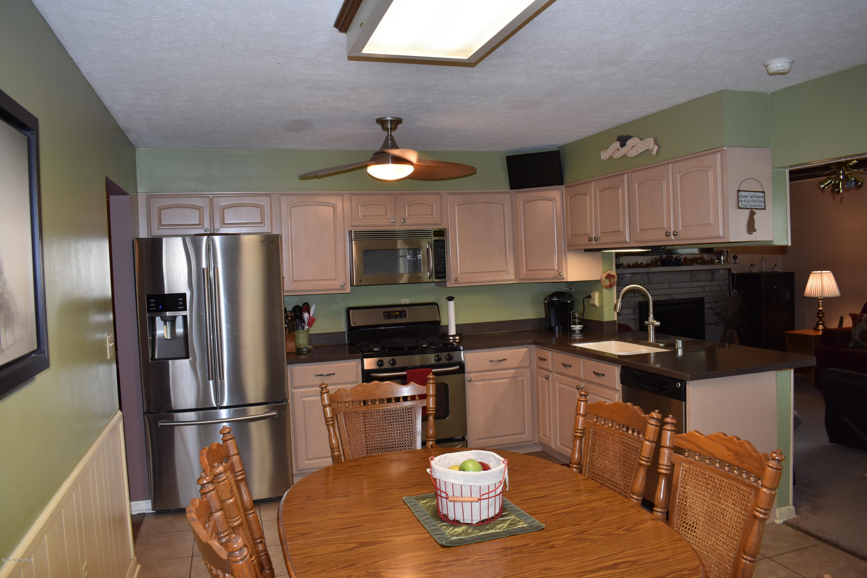 1504 Knight Road Louisville, KY 40216 - Photo 26 of 36 Updates!