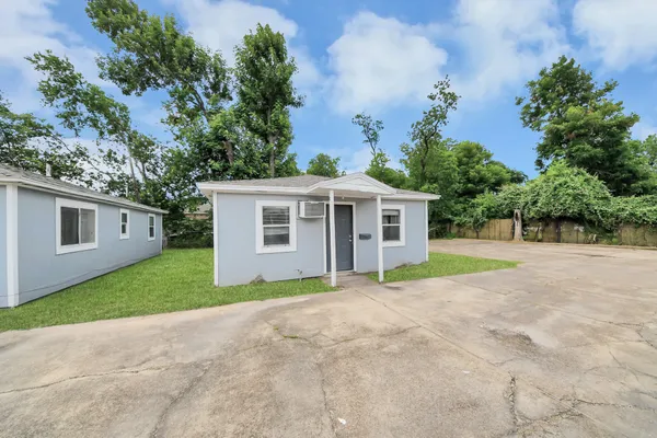 $1,200 | 3914 Hoffman Street, Unit C, Houston, TX 77026