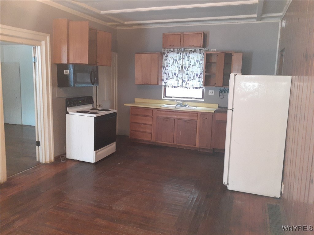 58 Genesee Street Lockport City, NY 14094 - Photo 2 of 23 Lower