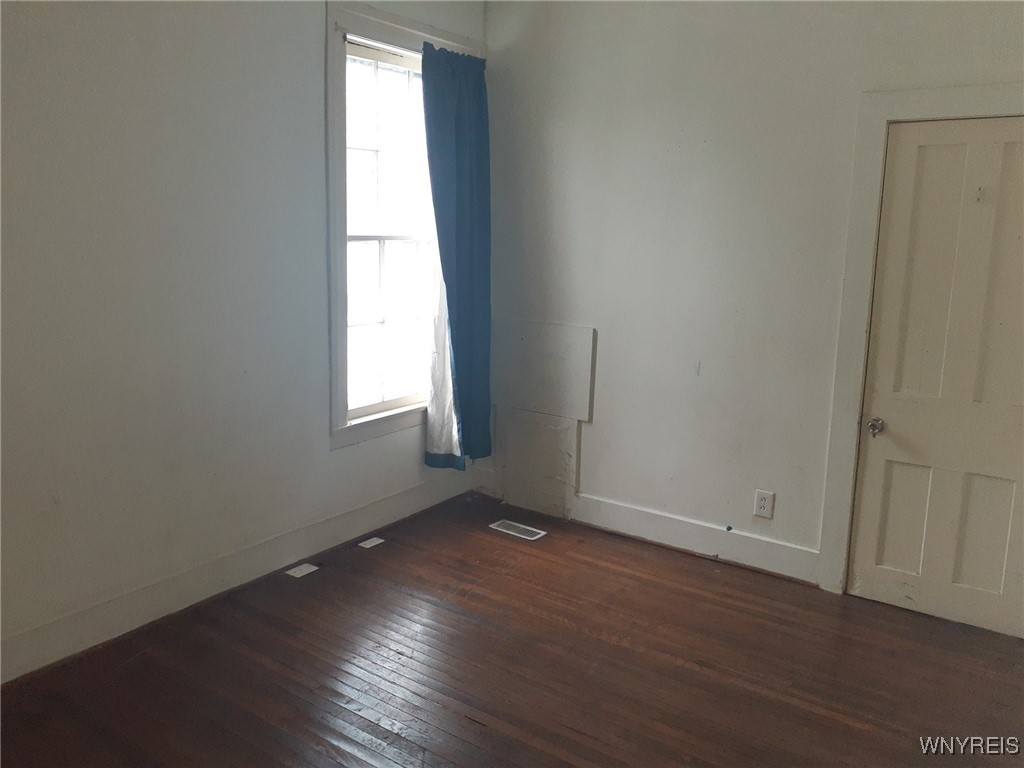 58 Genesee Street Lockport City, NY 14094 - Photo 7 of 23 Lower