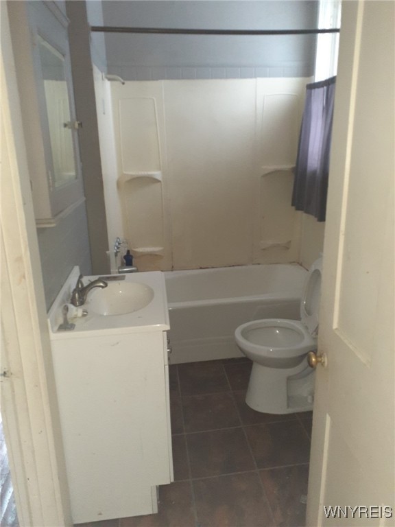58 Genesee Street Lockport City, NY 14094 - Photo 10 of 23 Lower