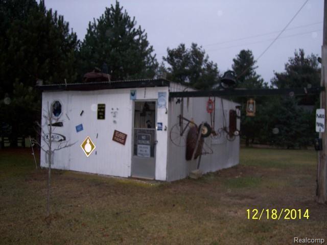 5814 Falkenbury Road North Branch, MI 48461 - Photo 5 of 32 2 (4).jpg