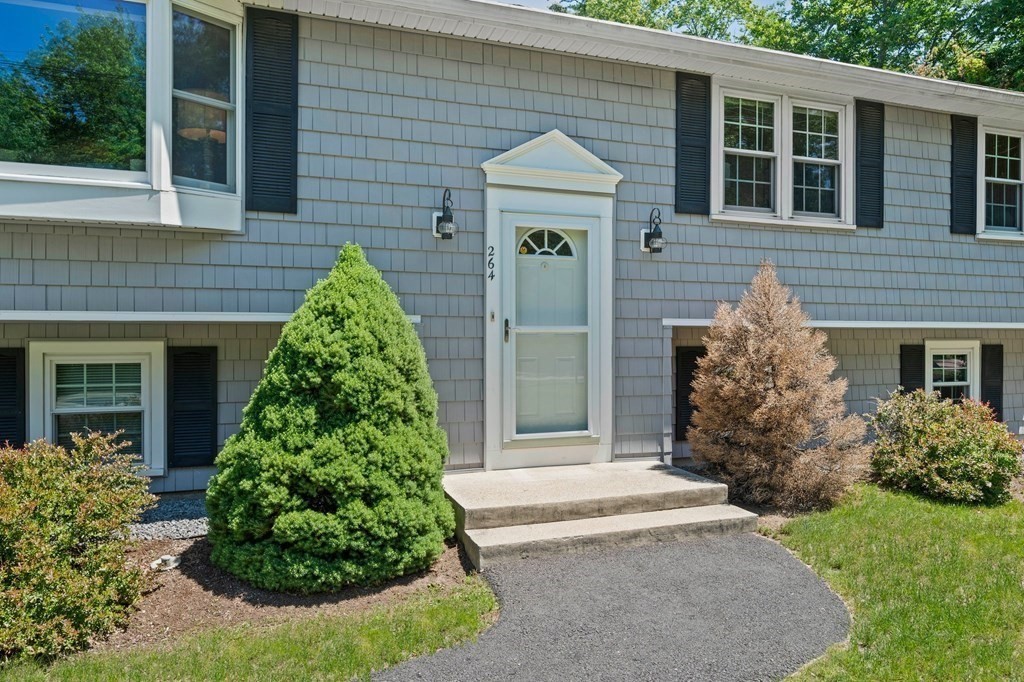 264 Myrtle Street Hanover, MA 02339 - Photo 1 of 24 Gallery Image 1