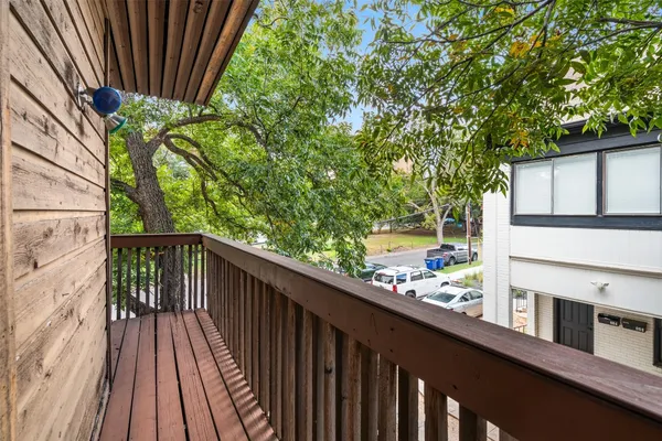 $1,200 | 612 Park Place, Unit 201, Austin, TX 78705