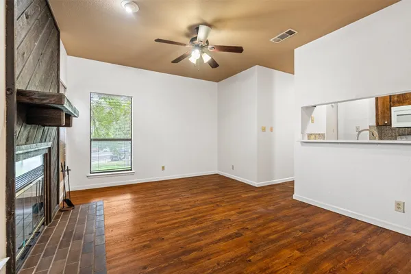 $1,200 | 612 Park Place, Unit 201, Austin, TX 78705