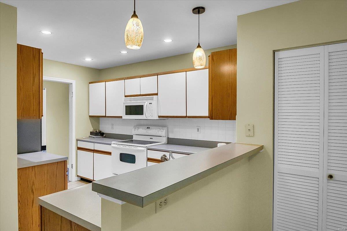 1828 Ridgeview Cir Drive Ballwin, MO 63021 - Photo 12 of 45