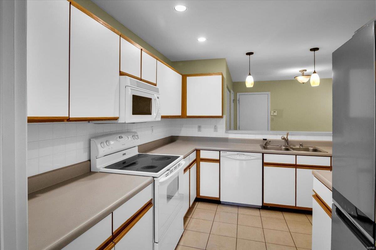 1828 Ridgeview Cir Drive Ballwin, MO 63021 - Photo 14 of 45