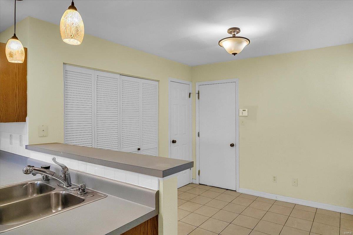 1828 Ridgeview Cir Drive Ballwin, MO 63021 - Photo 15 of 45