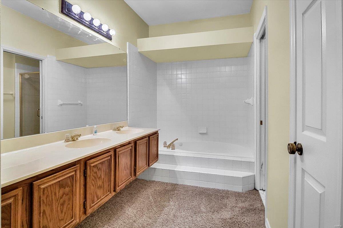 1828 Ridgeview Cir Drive Ballwin, MO 63021 - Photo 21 of 45