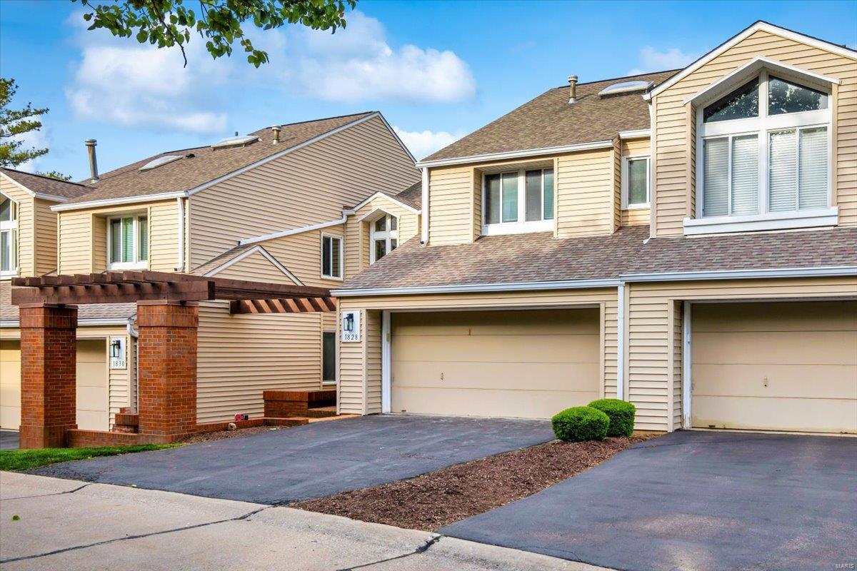 1828 Ridgeview Cir Drive Ballwin, MO 63021 - Photo 3 of 45