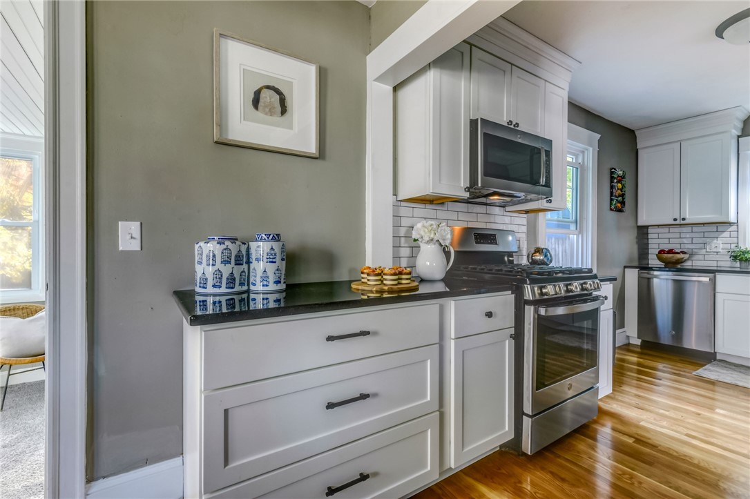 42 Mayfair Road Warwick, RI 02888 - Photo 11 of 34 Gallery Image 11
