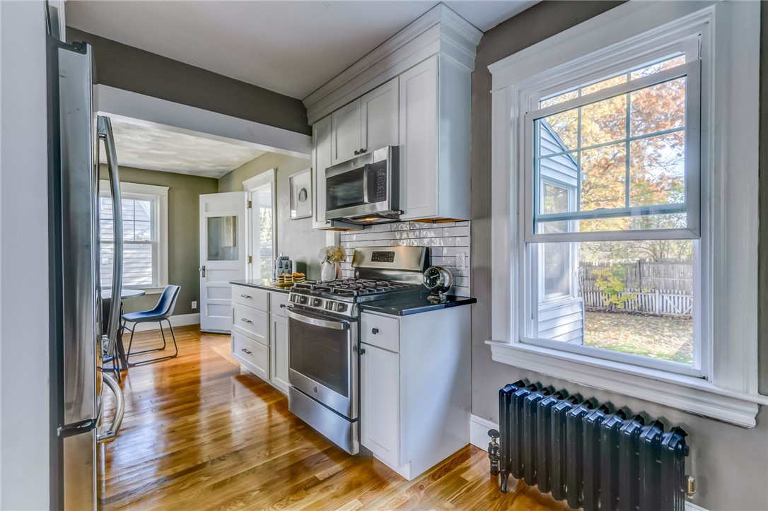42 Mayfair Road Warwick, RI 02888 - Photo 12 of 34 Gallery Image 12