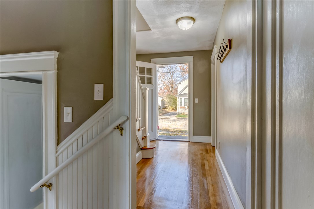42 Mayfair Road Warwick, RI 02888 - Photo 17 of 34 Gallery Image 17