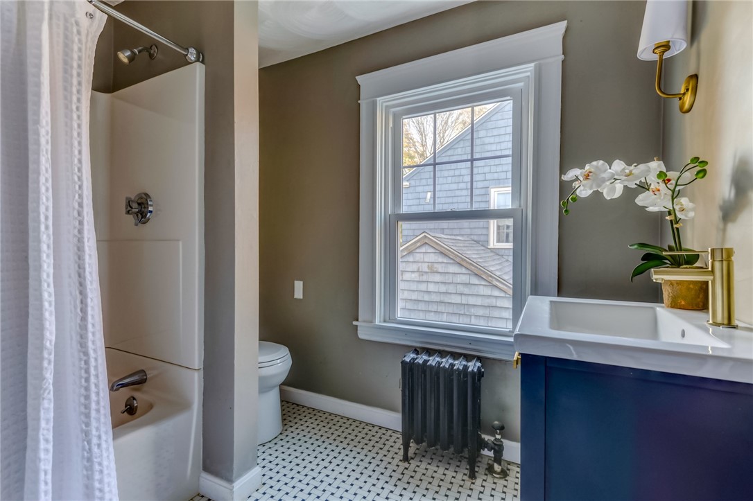 42 Mayfair Road Warwick, RI 02888 - Photo 25 of 34 Gallery Image 25
