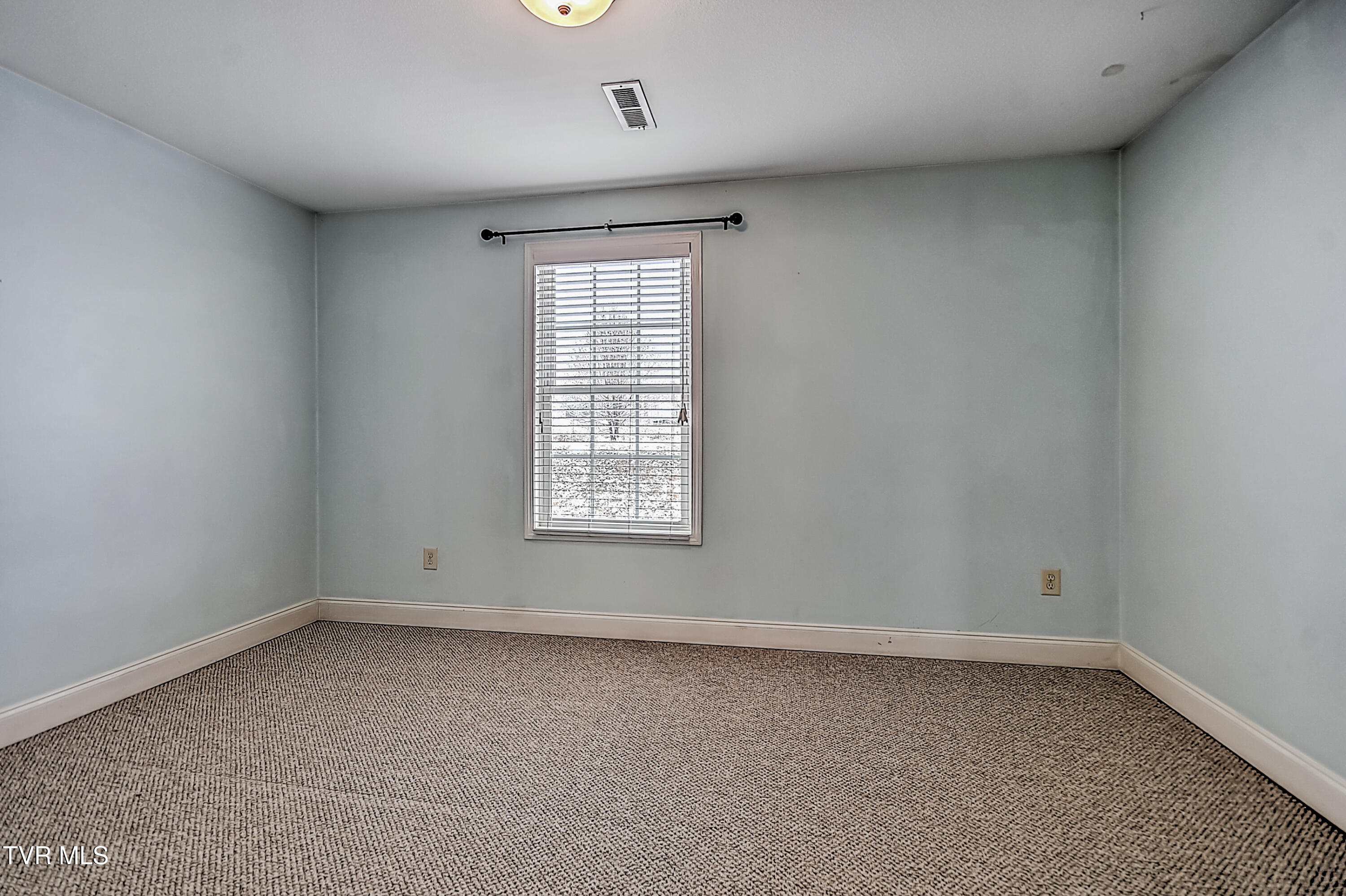 22 Earhart Road, Unit 22 Bluff City, TN 37618 - Photo 31 of 45 22 Earhart GC-33