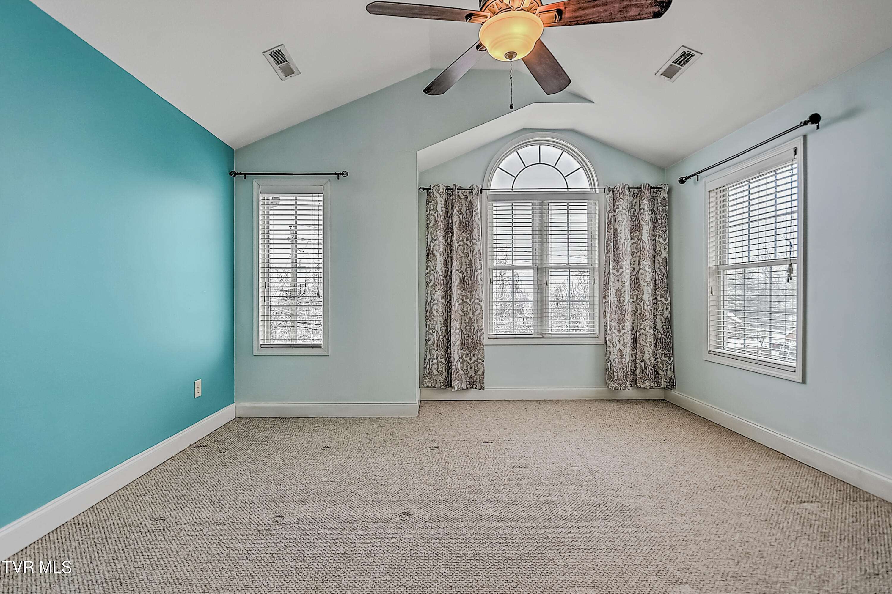 22 Earhart Road, Unit 22 Bluff City, TN 37618 - Photo 36 of 45 22 Earhart GC-38