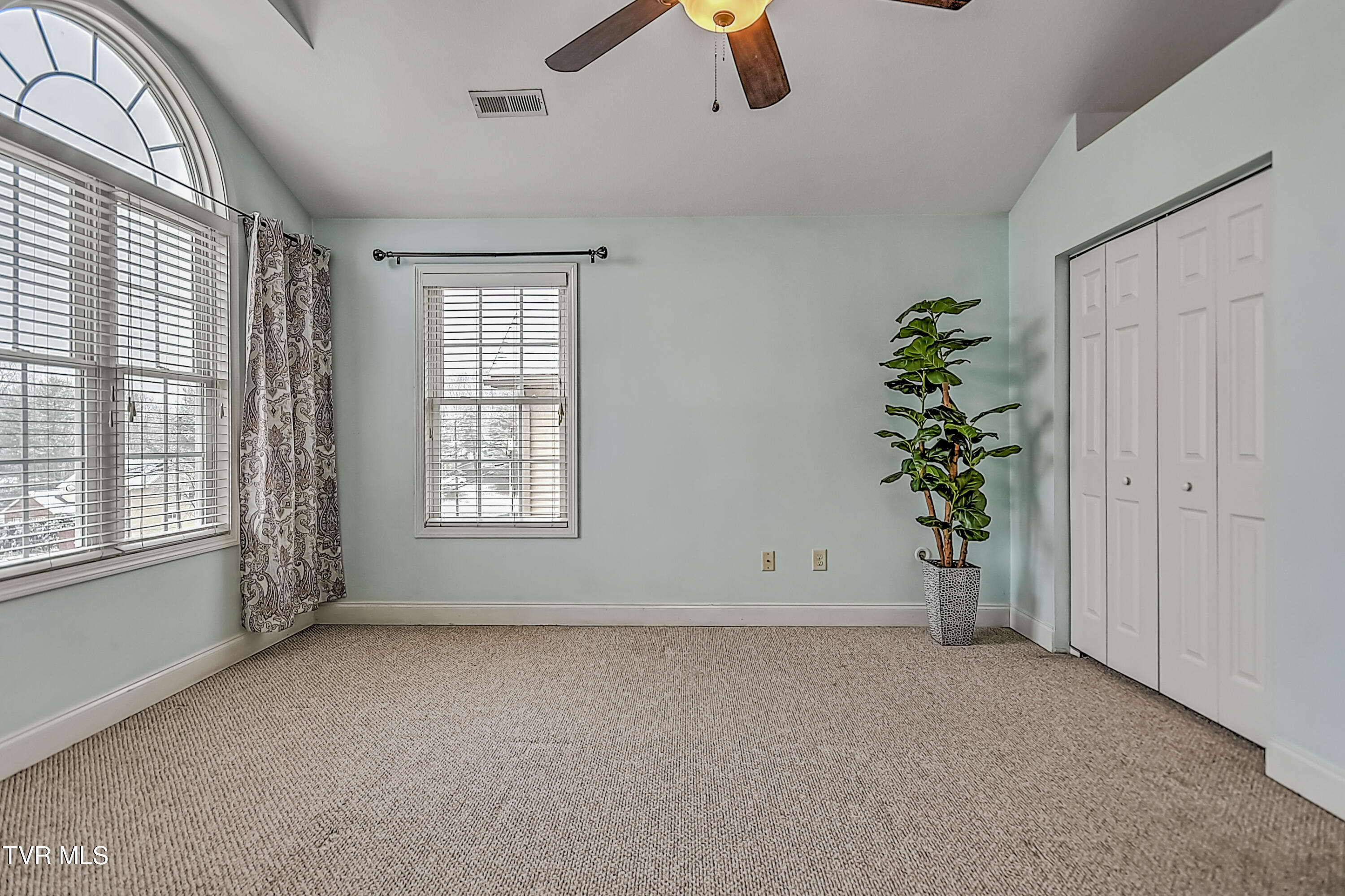 22 Earhart Road, Unit 22 Bluff City, TN 37618 - Photo 37 of 45 22 Earhart GC-39