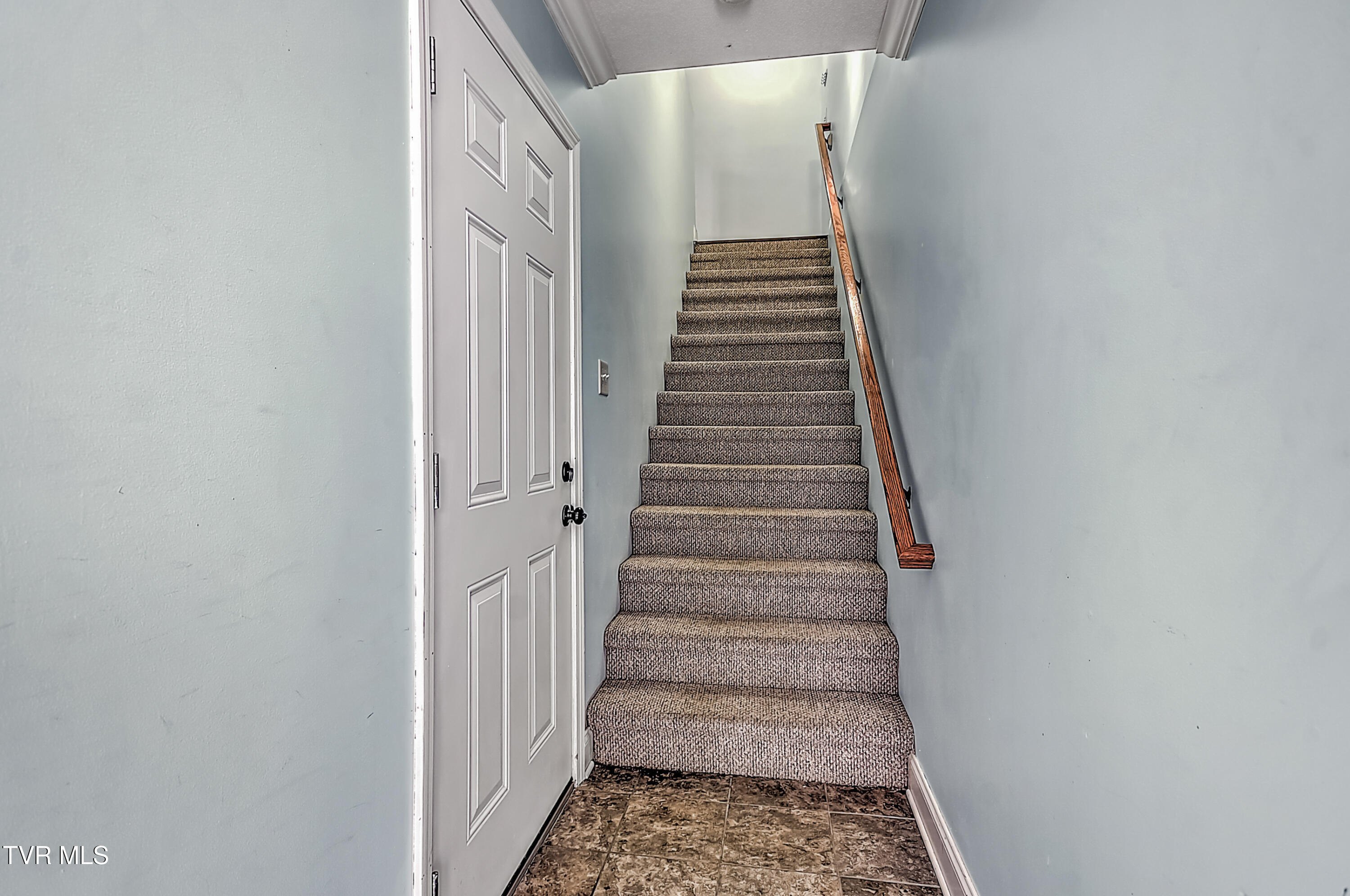 22 Earhart Road, Unit 22 Bluff City, TN 37618 - Photo 5 of 45 22 Earhart GC-41