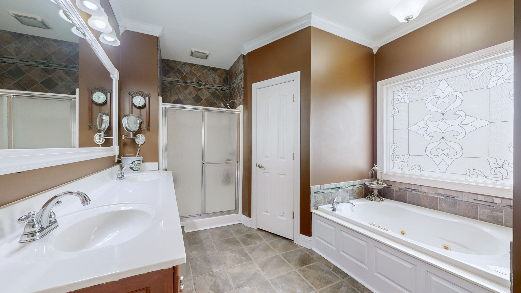 3664 Whippoorwill Road Lebanon, TN 37090 - Photo 53 of 69 a bathroom with a bathtub and a sink