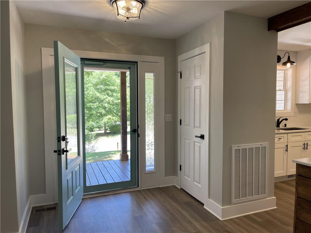 6411 Narramore Way Lula, GA 30554 - Photo 8 of 49