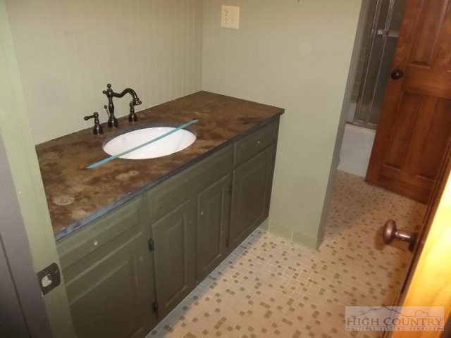 404 Chester Br Road Linville, NC 28646 - Photo 18 of 22 Gallery Image 18