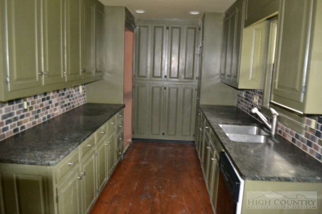 404 Chester Br Road Linville, NC 28646 - Photo 8 of 22 Gallery Image 8