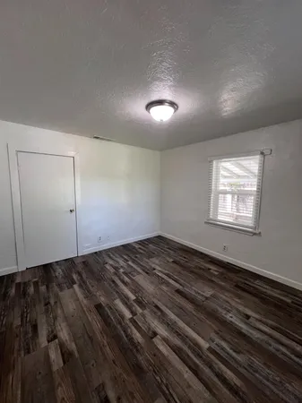 $1,550 | 230 West Pinedale Avenue, Pinedale, CA 93650