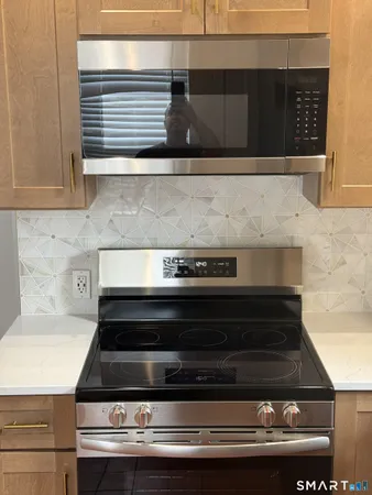 $2,400 | 133 Ocean Avenue, Bridgeport, CT 06605