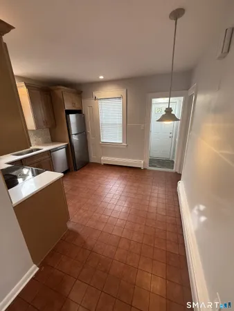 $2,400 | 133 Ocean Avenue, Bridgeport, CT 06605