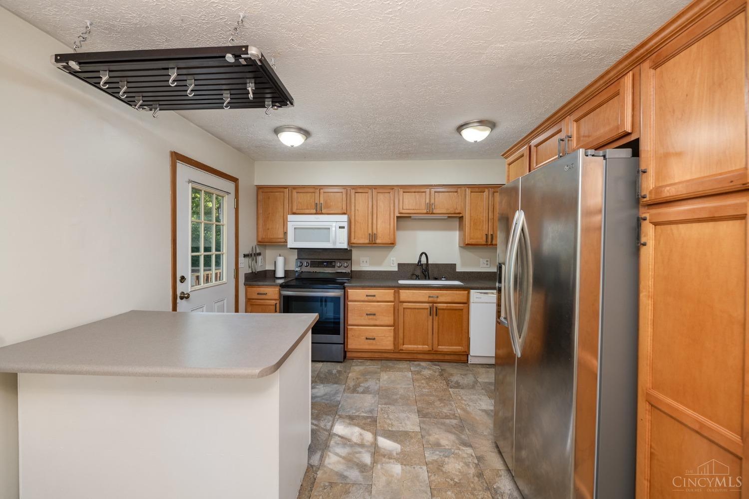 38 Robbie Ridge Milford, OH 45150 - Photo 8 of 24 Kitchen
