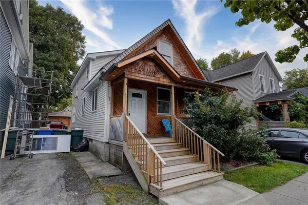 $2,695 | 413 Caroline Street, Rochester, NY 14620