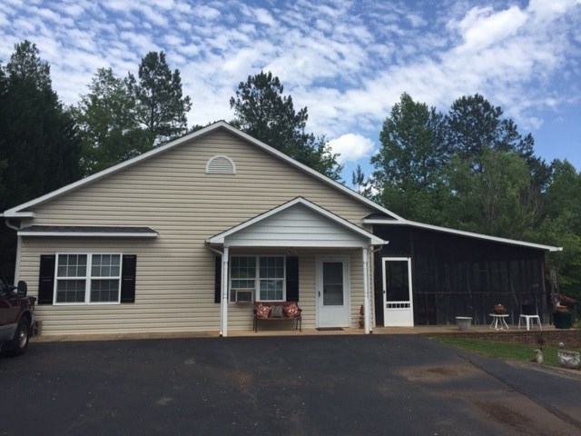119 Spring Valley Road Inman, SC 29349 - Photo 2 of 24