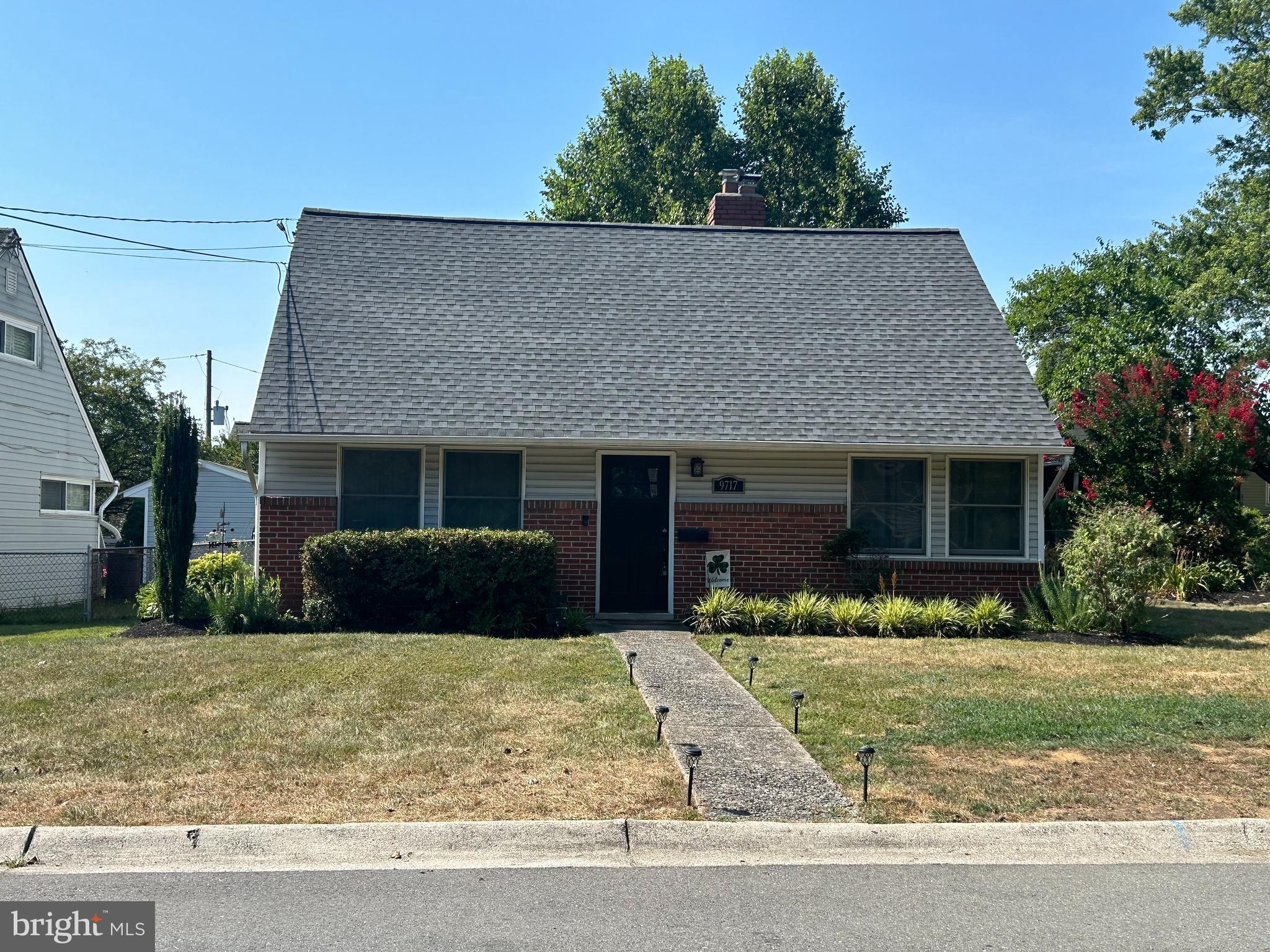 9717 Dilston Road Silver Spring, MD 20903 - Photo 3 of 44 Gallery Image 3
