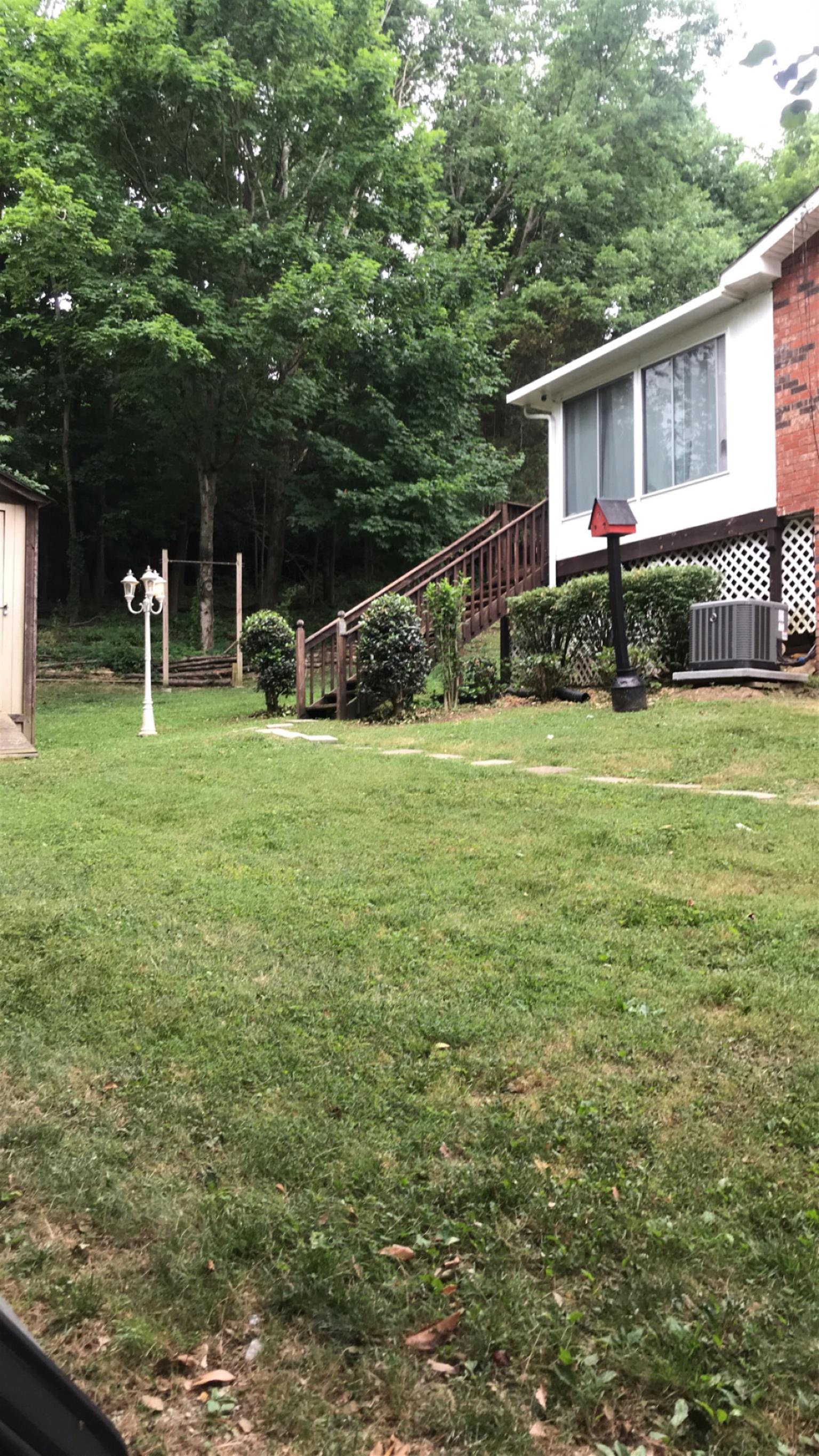 5189 Hilson Road Nashville, TN 37211 - Photo 10 of 10 Another view of the side yard.