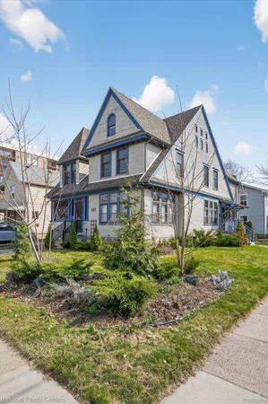 $350,000 | 427 West Shiawassee Street, Lansing, MI 48933