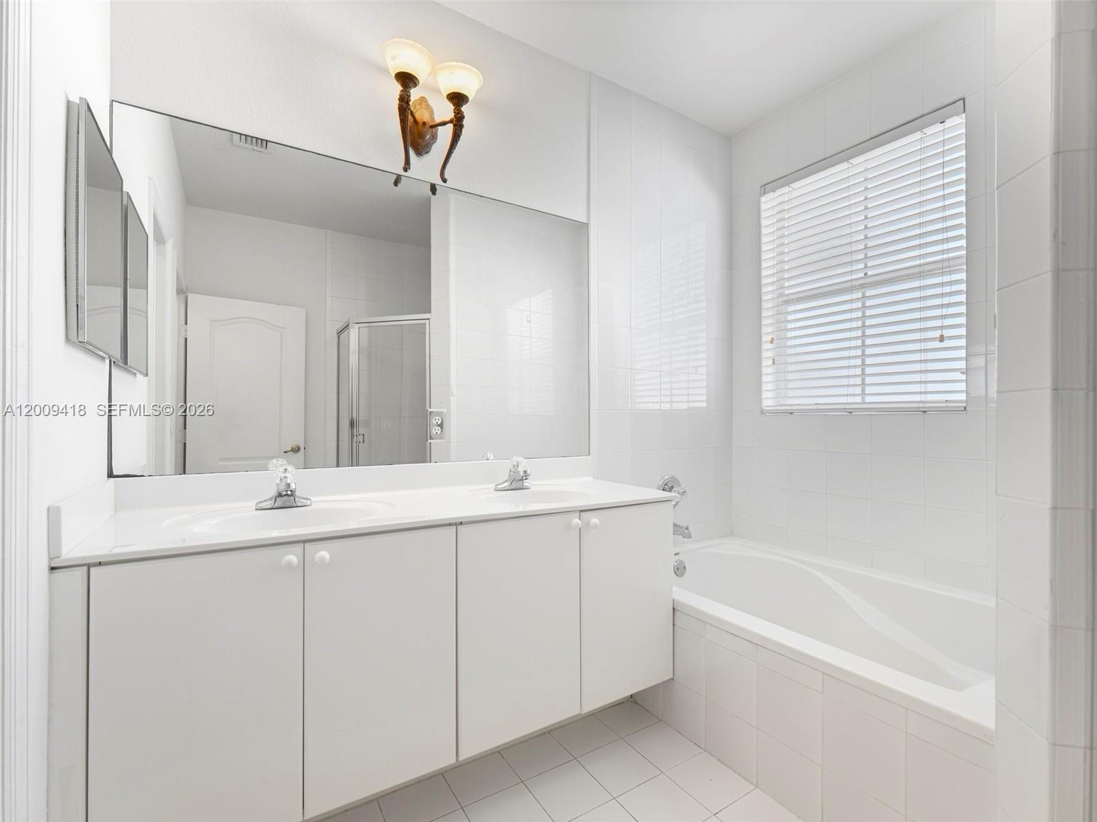 8721 Southwest 2nd Terrace Miami, FL 33174 - Photo 20 of 39 Master Bathroom
