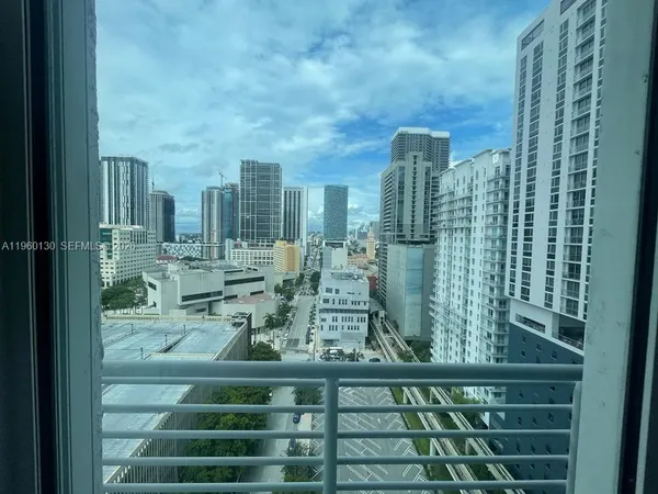 $3,390 | 133 Northeast 2nd Avenue, Unit 1813, Miami, FL 33132