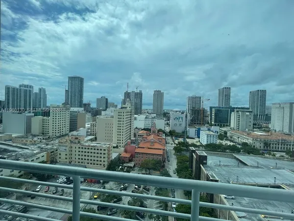 $3,390 | 133 Northeast 2nd Avenue, Unit 1813, Miami, FL 33132