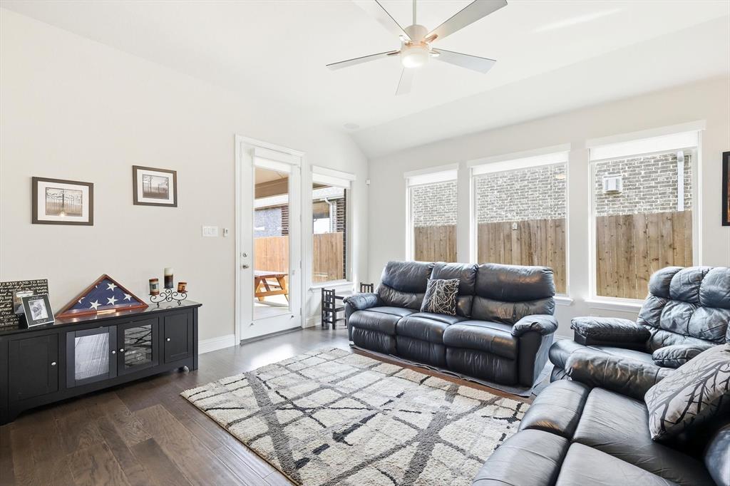 14524 Spitfire Trail Fort Worth, TX 76262 - Photo 15 of 40