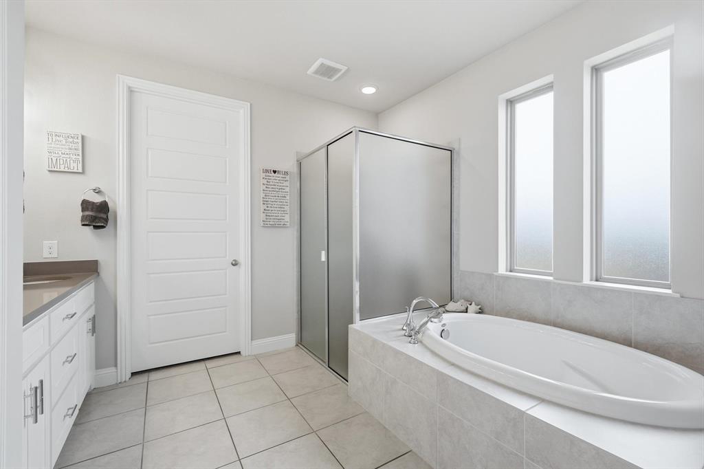 14524 Spitfire Trail Fort Worth, TX 76262 - Photo 19 of 40